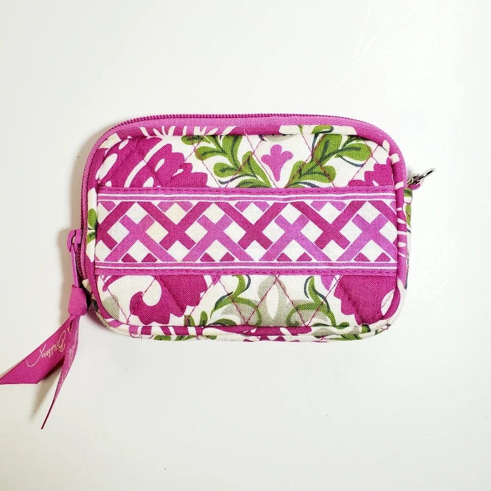 VERA BRADLEY Wallet Size SM Zip Around Pink Green Floral Pattern 3 Slip Pockets